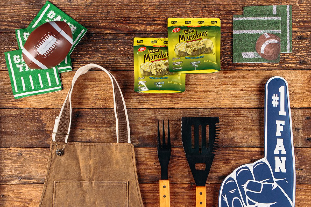 MtOlivePickles's tweet photo. 🏈 Today is #NationalTailgatingDay! 🍔 What are your favorite #PreGame foods? 🥒 Have you tried #MtOliveMunchies portable, resealable #pickle pouches?
🛒 Buy Munchies #PortablePickles: https://t.co/p1CWeqsLz4
#Tailgate #Tailgating #FootballSeason #BBQ #Cookout #Grilling https://t.co/tj1LSIgIbF