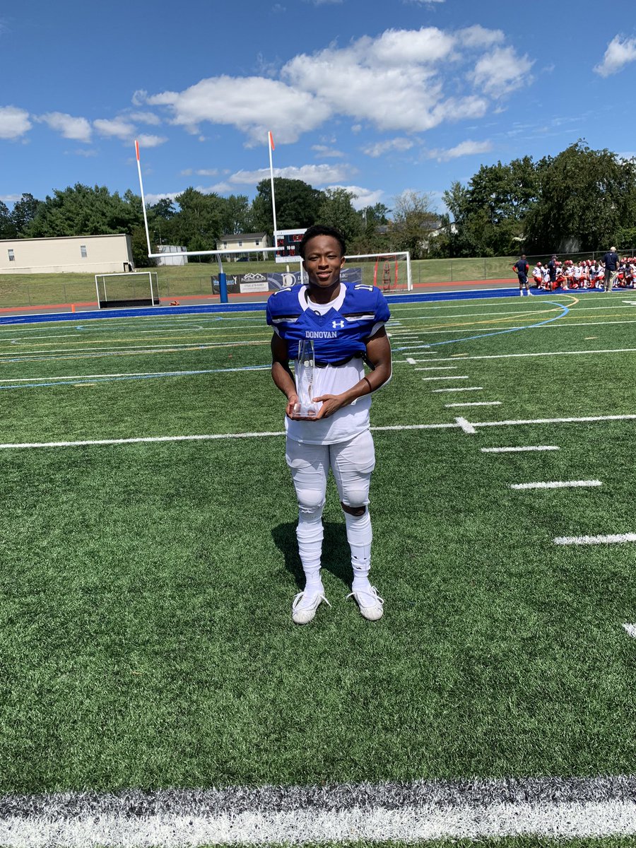 DCFBrecruits's tweet photo. @DrakeKyree11 is your @RumbleRaritan player of the game! 2 receiving TD’s and 1 Special teams TD!! https://t.co/5VOVkq3sN1
