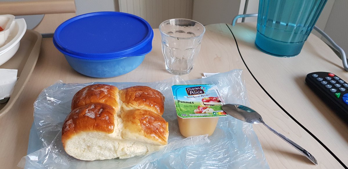 Akanesc2's tweet photo. @LilbowSC @DocteurYoGo Merci, j'ai pensé à toi, on me donne souvent des compotes avec mes plateaux repas, cc @TKLStarcraft https://t.co/pwzGQGHIta