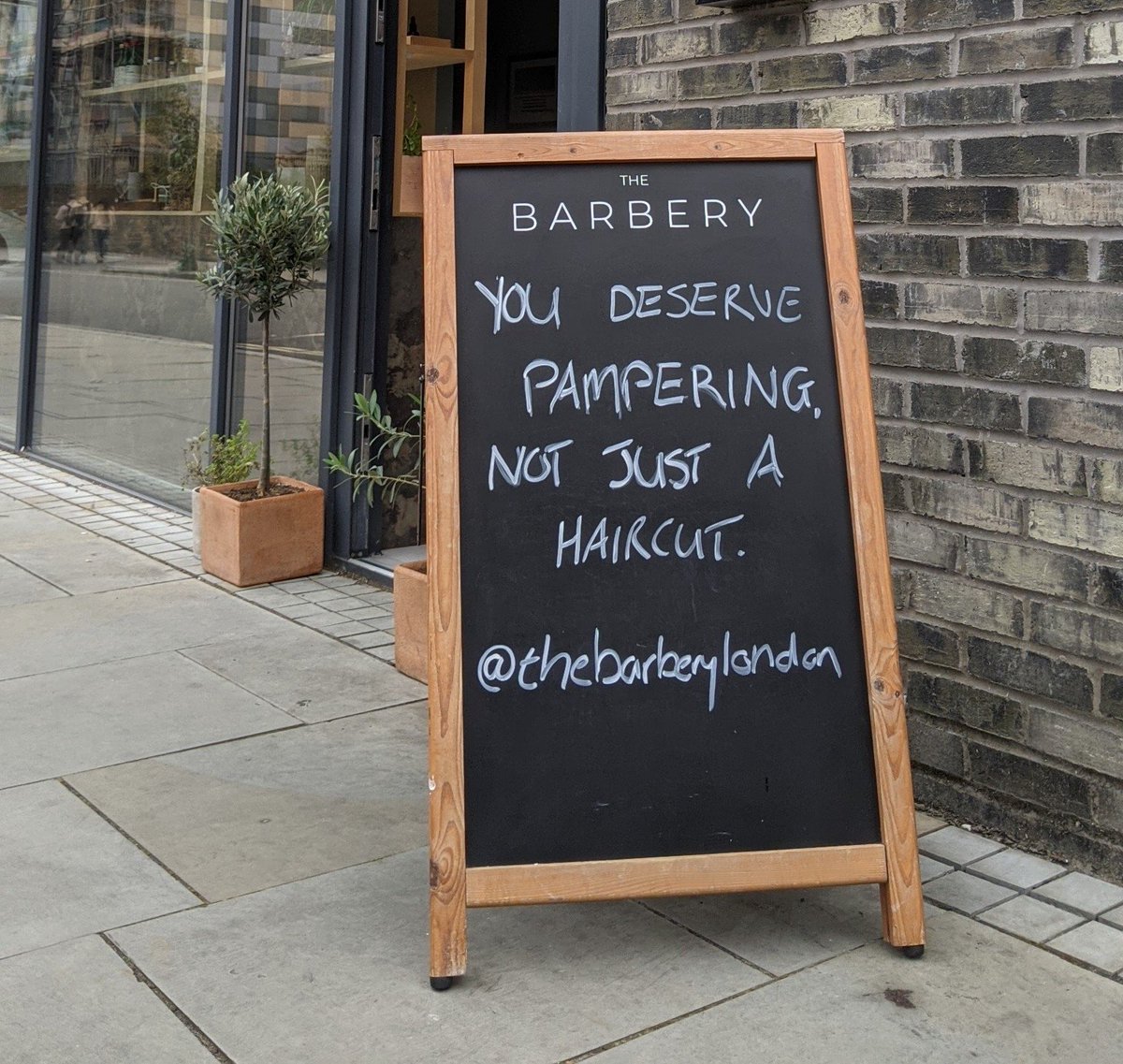 TheBarberyLDN's tweet photo. The Barbery, You Deserve It. #thebarbery #barber #se1barber #waterloobarber #southbank #pampering https://t.co/AwqJ7bmYQe