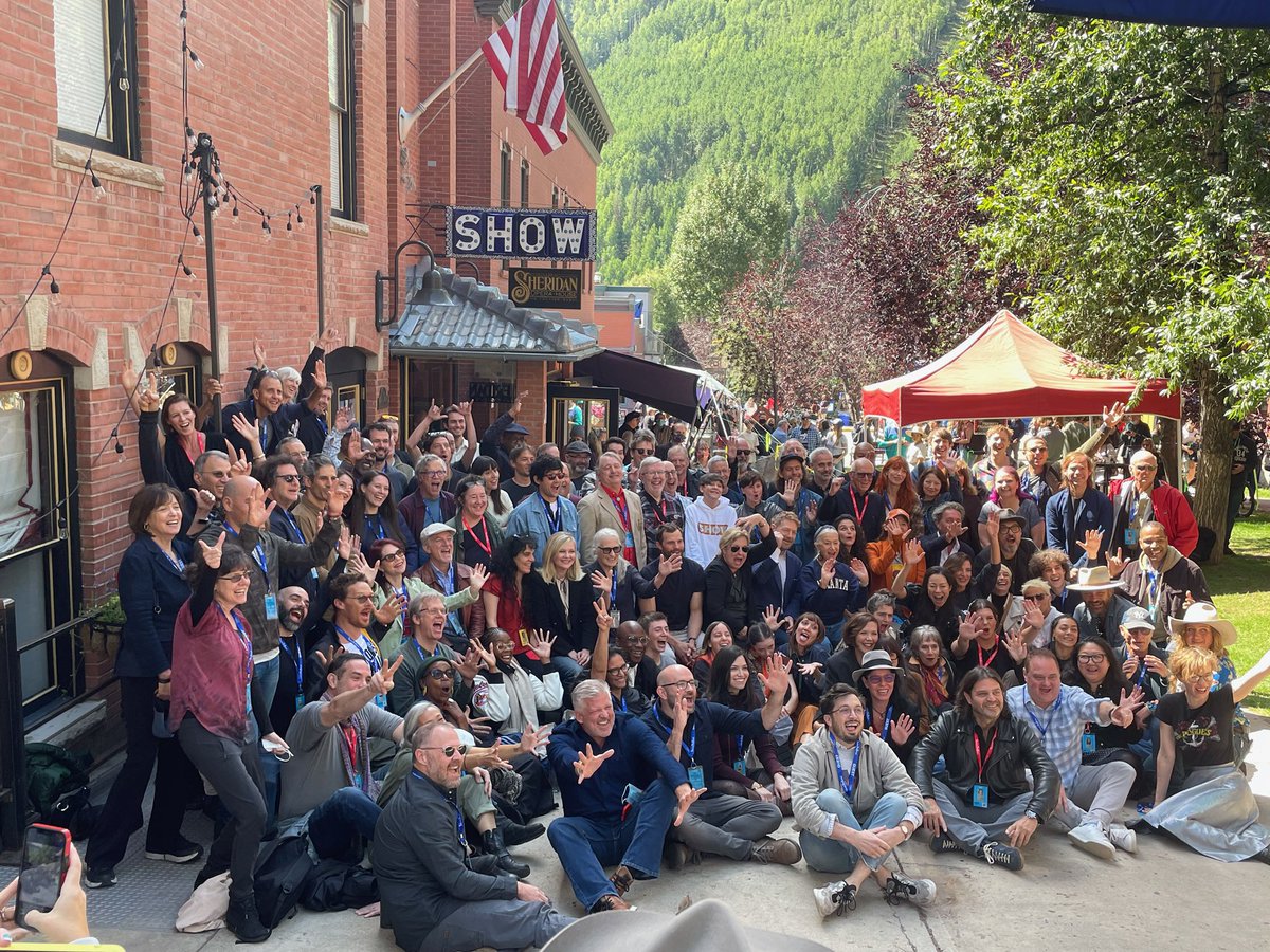 ericbialas's tweet photo. Telluride “Family Photo” 2021 https://t.co/KOyByEyrdh
