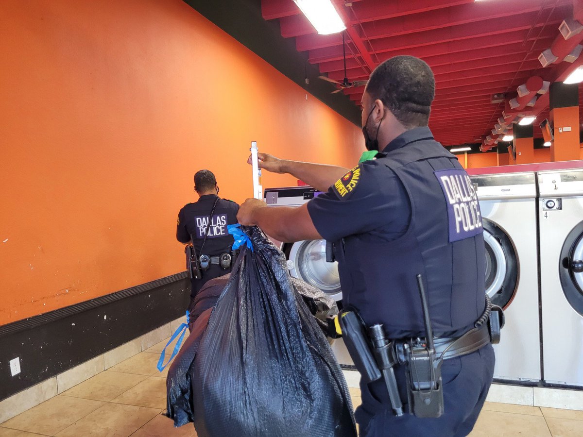 We were able to help so many families today with Community Laundry Day! Everything was FREE! Thank you to our sponsors! @wfaa @NBCDFW @MelissaGregg13 @cedarvalley_dc @DallasPD @StateFairOfTX @DPDSCNPO #SaturdayMotivation #dpdsowingthegoodseed @WJWest233 @DPDChiefGarcia