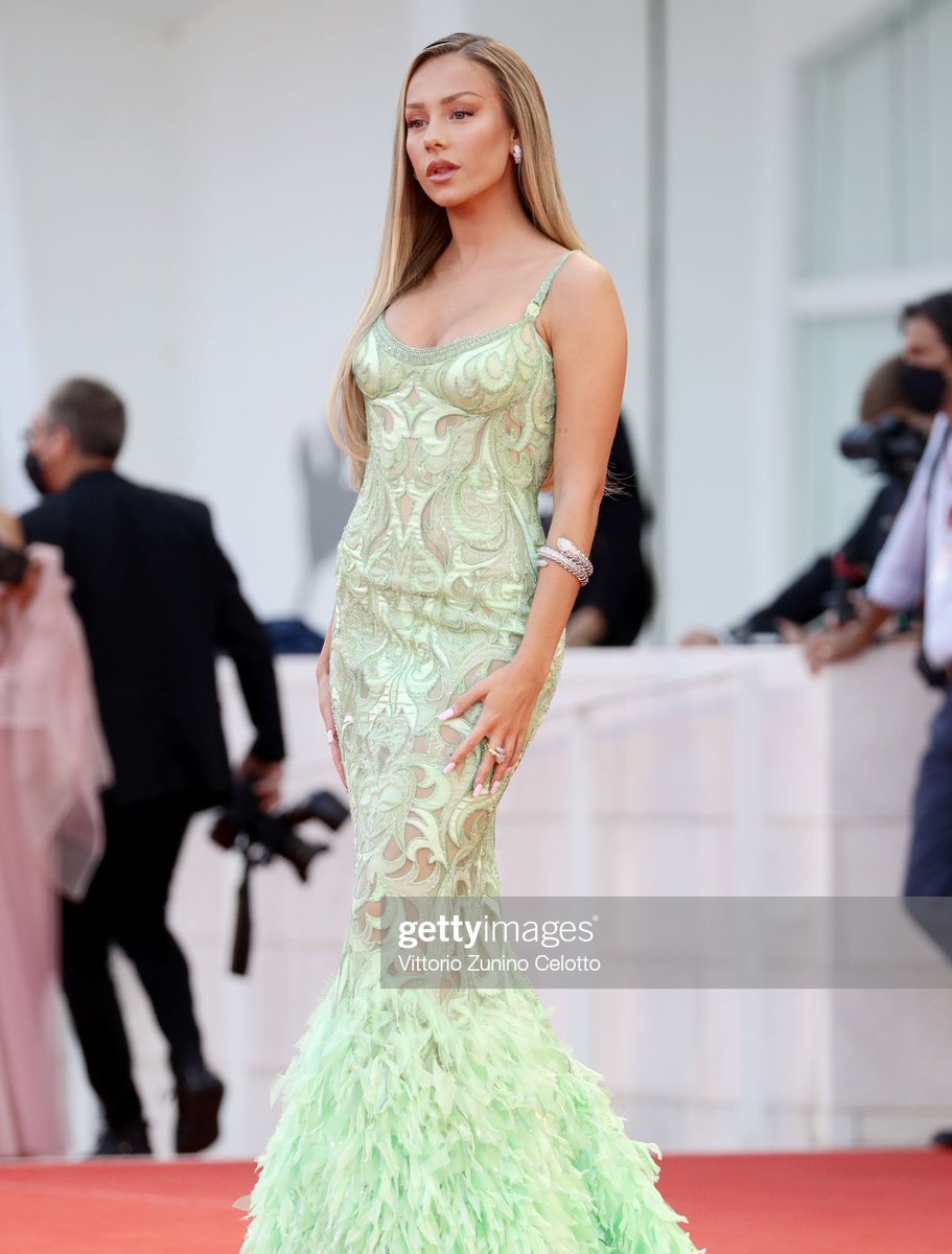 MA CHI CAZZO TI HA PARTORITA AFRODITE?

#Venezia78