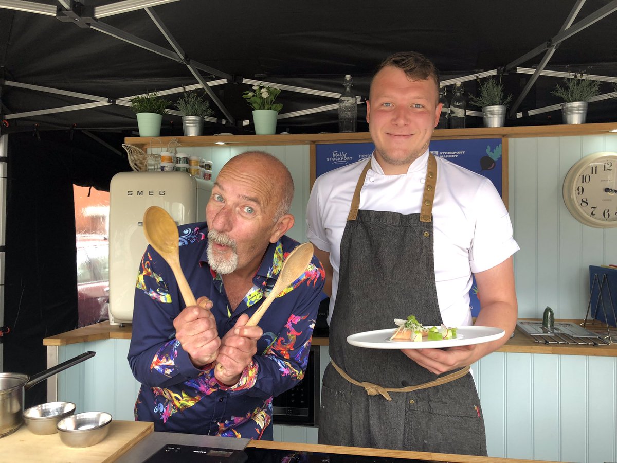 JoeMcleod93's tweet photo. Another amazing day with ITV Granada’s @CroneyITV at #stockportfoodfestival 👨🏼‍🍳💯🔥

Was great to showcase one of our popular dishes ‘Salmon Mi-Quit, Apple Gel, Fennel Salad and Red Cabbage Jam’

This popular dish could feature on any tasting menu’s👌

DM to enquire! 👨🏼‍🍳🥂🔥 https://t.co/QUyH44cupU