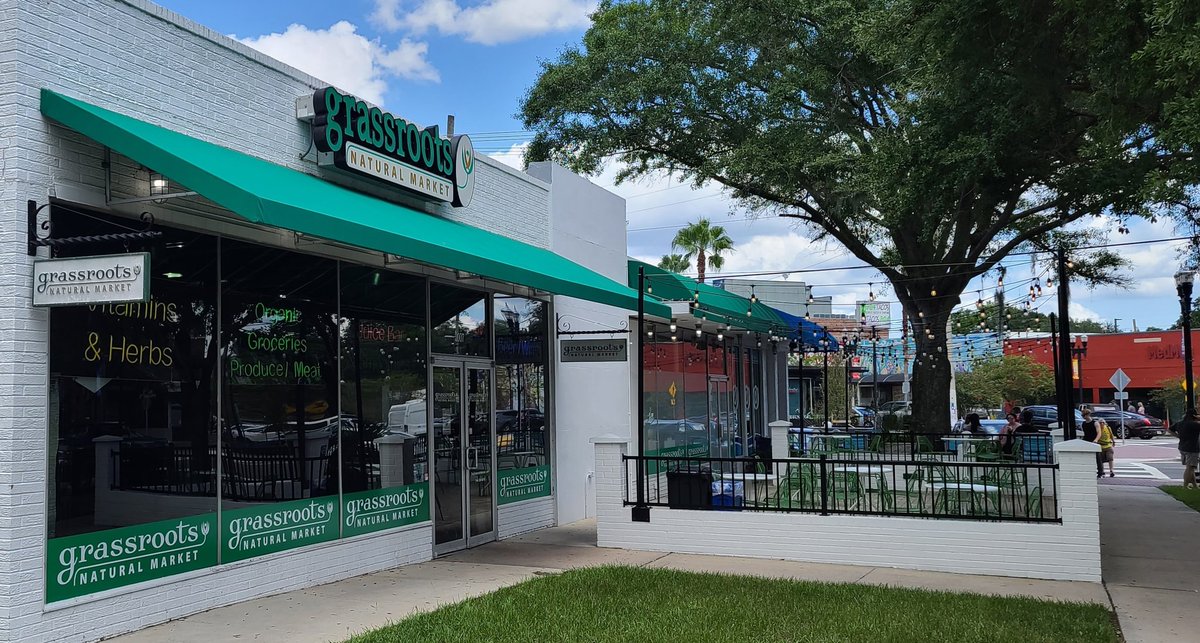 Living in a walkable neighborhood is one of my favorite things about living in #Jax, and <a href="/Grassroots5Pts/">Grassroots Natural Market</a> is one of my favorite places to #shoplocal #904Day @PreservationJax