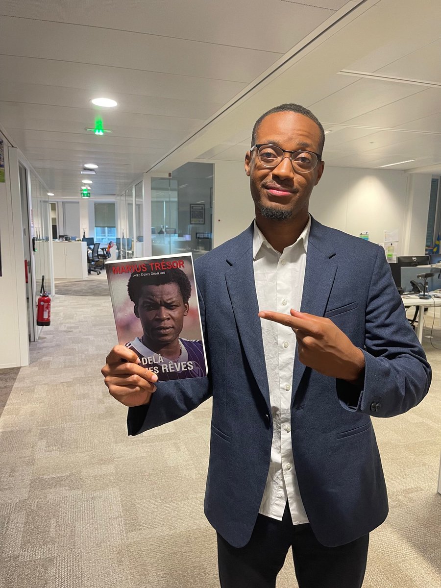 lequipedusoir's tweet photo. [CADEAU DU SOIR] 🎁

RT and Follow pour gagner le livre "Marius Trésor : au-delà de mes rêves" aux éditions @city_editions https://t.co/4ZEPxyDzmX