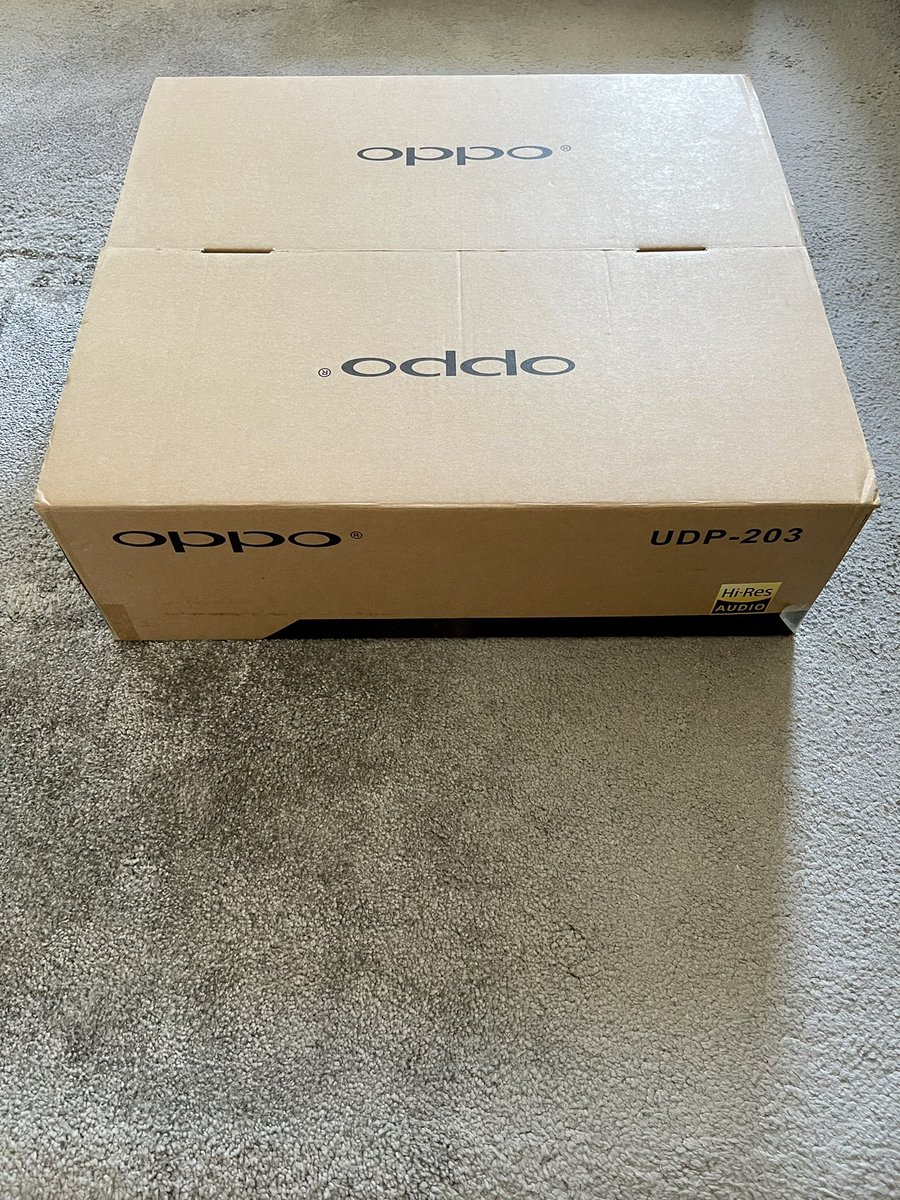 JulienEniac's tweet photo. Je n'ai jamais autant galéré pour trouver et me faire livrer un équipement électronique.
Le légendaire OPPO UDP-203, l'unique, l'authentique, la référence... Hein @ppgarcia75 😉
#OppoDigital #Oppo203 https://t.co/B2DEmSIlyB