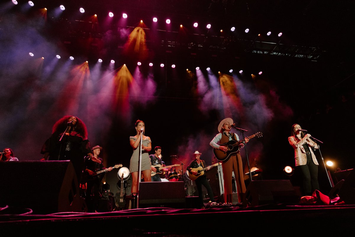 TheHighwomen's tweet image. Headline a last minute set at @BottleRockNapa? 
Wine not? 🍷✨