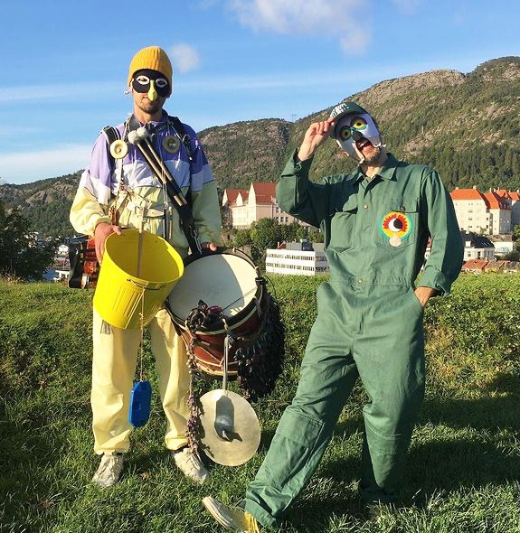 Thanks to all that came out to see a unique version of Unofficial Histories at Bergenhus festning, with the amazing addition of Øyvind Skarbø. 

<a href="/zadanzig/">Andy Abbott</a> rejoins the band for final performances end of Sept following long legal disputes over merchandising rights &amp; royalties.