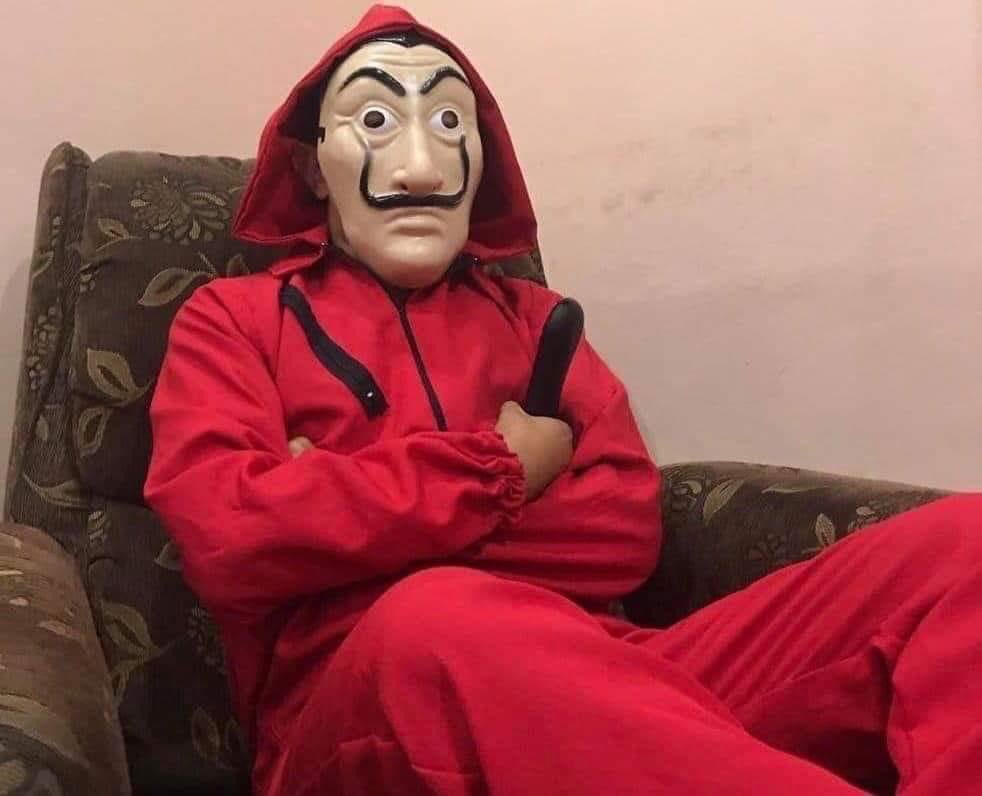 brinda1805's tweet photo. Me, till 3rd December 
#MoneyHeistSeason5 
#LaCasaDePapael5 #lacasadepapel https://t.co/7DeTZfiQHd