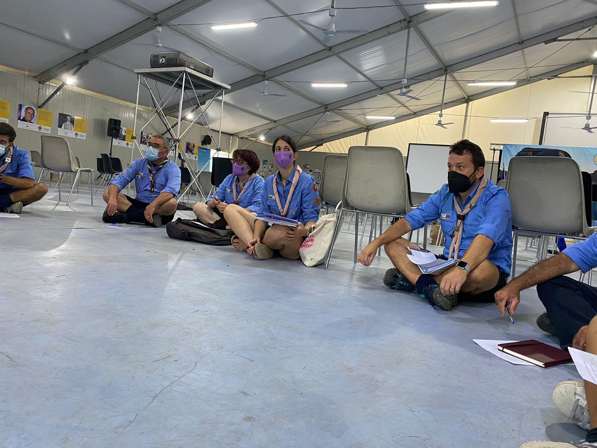 agesci's tweet photo. Pomeriggio intenso di gruppi di lavoro al #CG2021. I capi dell'associazione si sono confrontati nella stesura del #documento collettivo "Per un futuro educativo e sostenibile", per mettere a fuoco i possibili temi culturali portanti sulla visione del futuro dei #giovani. https://t.co/8o4NWW0Nxd