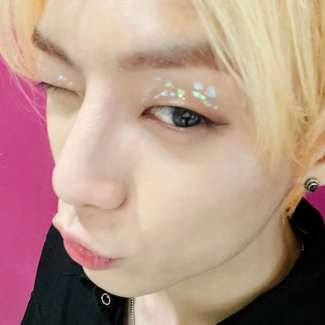 gonna give him the world