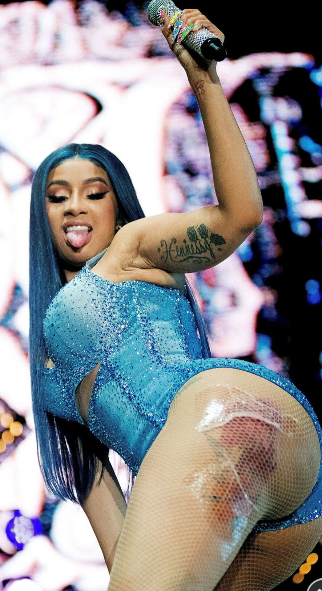 23. Cardi B twerking; a long and exquisite thread. 