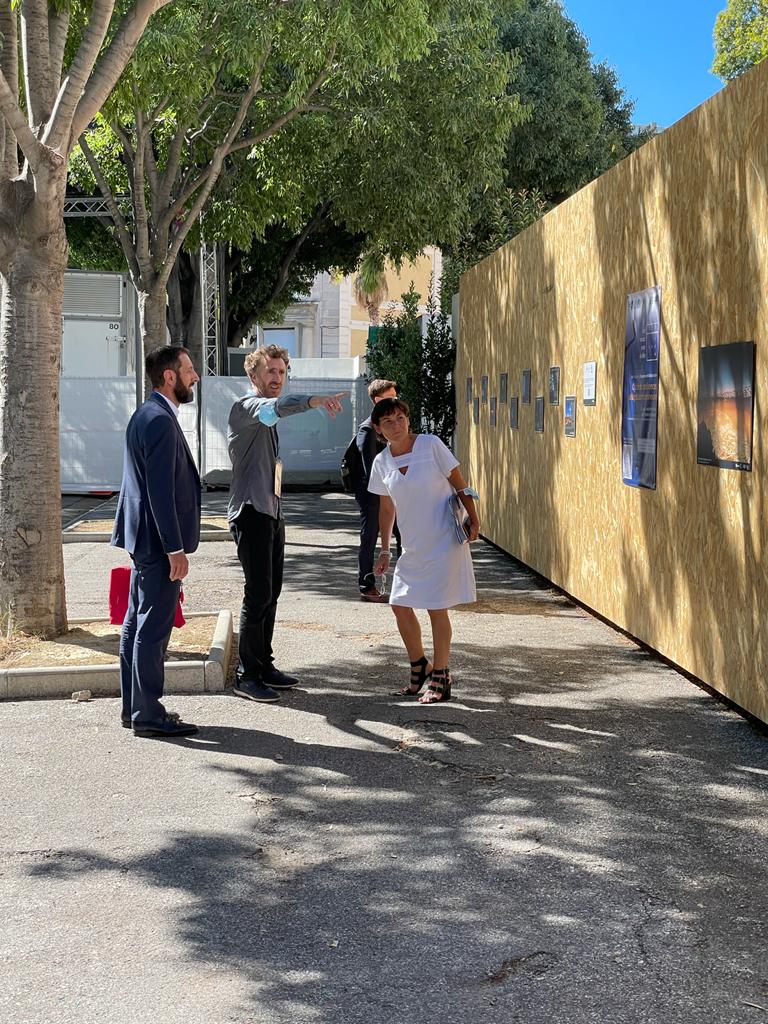 🌍 Visite de Mme la Ministre de la mer <a href="/AnnickGirardin/">Annick Girardin</a> sur l'exposition photo du <a href="/CeremaCom/">Cerema</a> et du <a href="/Le_Museum/">Muséum national d'Histoire naturelle</a> sur la pollution lumineuse au Congrès Mondial de la Nature #IUCNcongress à Marseille <a href="/UICNfrance/">Comité français de l'UICN</a> <a href="/OFBiodiversite/">Office français de la biodiversité</a> #PollutionLumineuse #exposition #nature