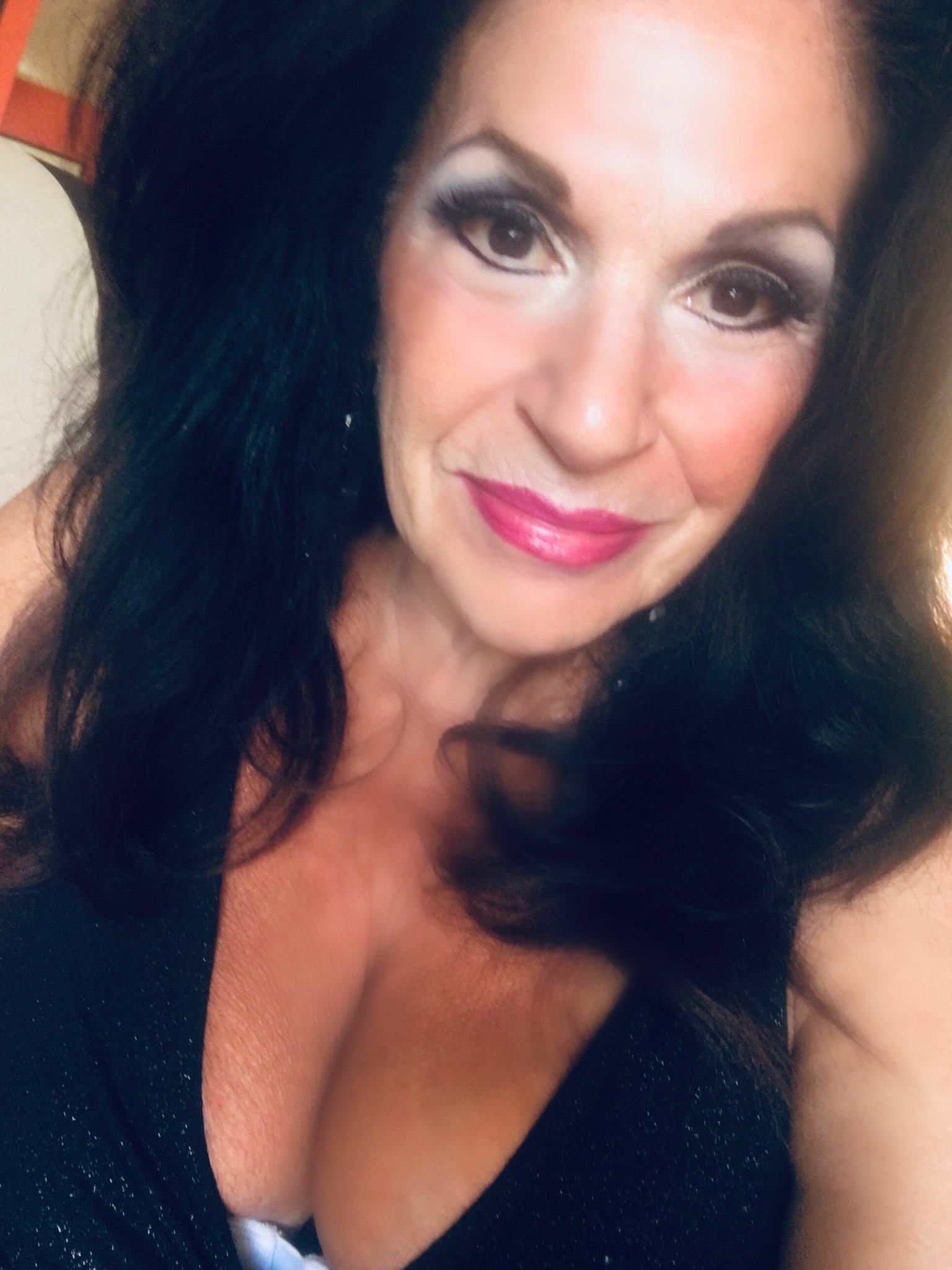 تويتر \ MrsJones_DDD_LV على تويتر: "The weekend is Here How about a Spicy  Fling with Gina Busty Italian Cougar https://t.co/uBt1KcCM0d"
