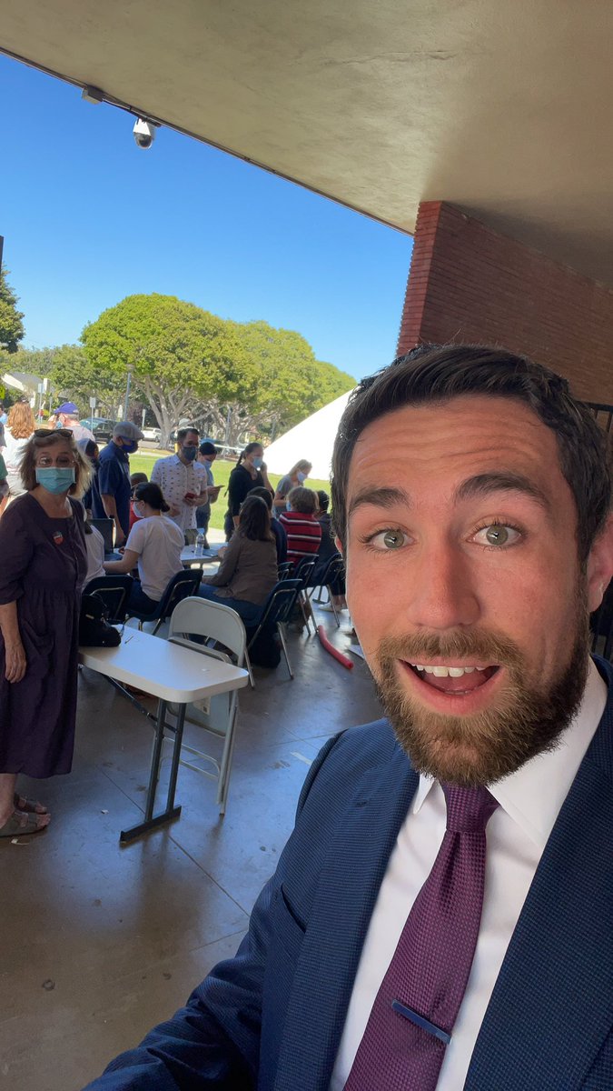 realMeetKevin's tweet photo. Gavin Newsom’s campaign BANNED me the second I showed up WITH a ticket at the Newsom/Warren event. I’m never disruptive; I show up very quietly and nicely. At least 3 staffers have tried to tell me to leave the area now. Democratic Party is not inclusive. Very sad. https://t.co/Xx3fTg6iqL