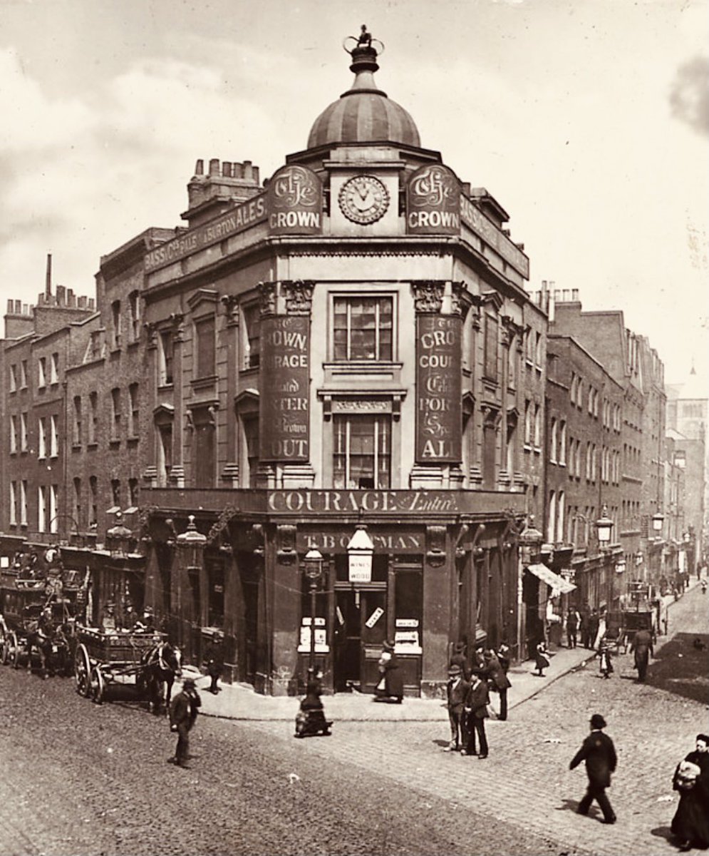 Carriages Outside The Crown Pub, Seven Dials
