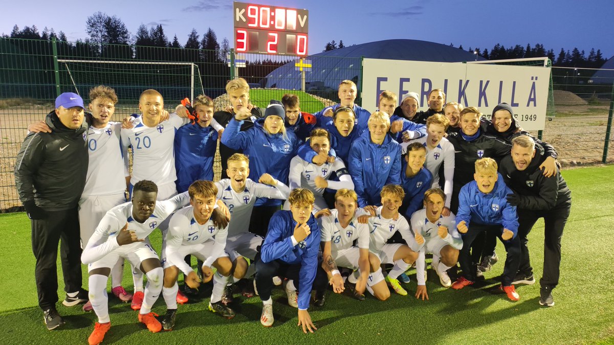 U19 Suomi - Ruotsi 3-0.
#minihuuhkajat ovat palanneet maaotteluihin ja <a href="/PeterLudde/">Peter Lundberg</a> debytoinut maaottelussa päävalmentajana. Jättekiva!