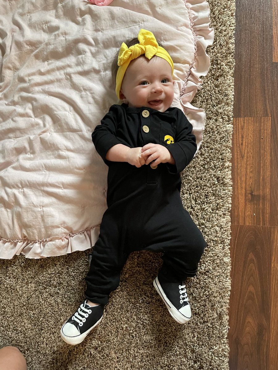 Let’s go hawks! 🖤💛🏈 <a href="/BarstoolUIowa/">Barstool Iowa</a> <a href="/TheIowaHawkeyes/">The Iowa Hawkeyes</a> <a href="/TheREALHerky/">Herky The Hawk</a>