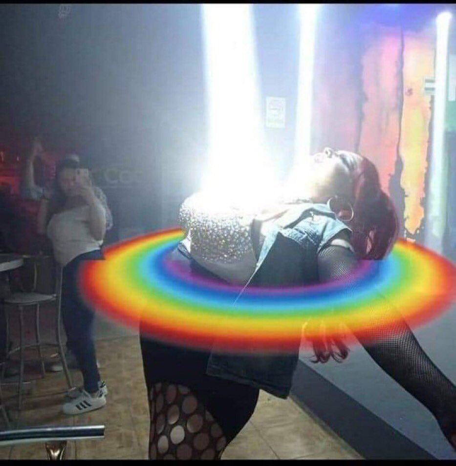 andersonclaytxn's tweet photo. tô chocada com o tanto de referências de filmes/shows icônicos que tem em força-queer #forcaqueer https://t.co/k8yl8XtkoU