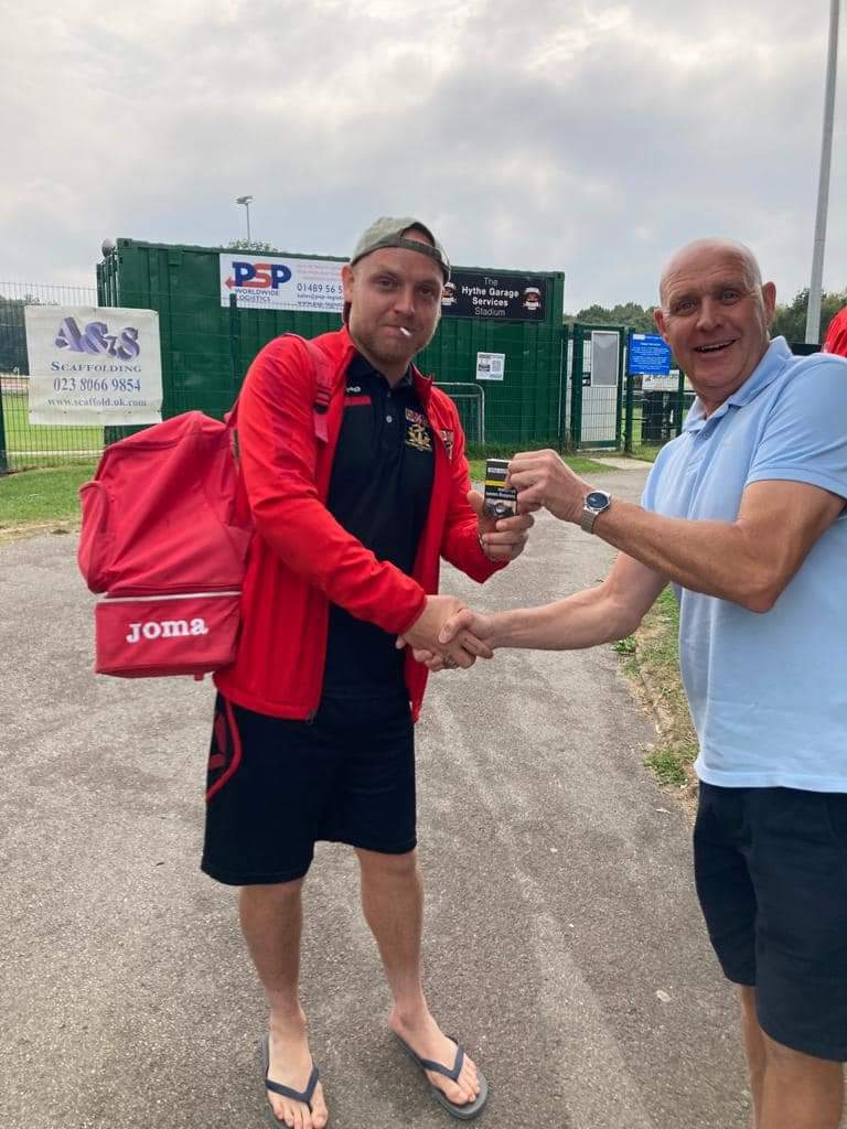 farehamtownfc's tweet photo. Jimmy Finnegan (Sponsor of Ash Tattersall) had kindly offered to buy Tatts a pack of cigarettes for every goal he scores seeing as he hadn't scored in 4 years

Tatts has now scored 2 in 2 games.

#Creeksiders ❤️🖤 https://t.co/lEZUaJN7ap