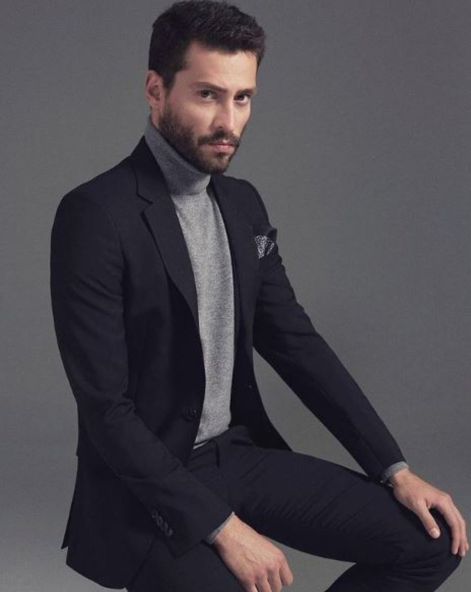 tvdizisinema's tweet photo. Ve beklendiği üzere en kıymetlilerimden #EkinKoç, Ay Yapım'ın ShowTv'ye hazırladığı #ÜçKuruş dizisinin kadrosuna komiser Efe olarak dahil oldu.

3.ana karakter seri katil İrfan için #AhmetRıfatŞungar ile görüşülüyormuş.

Gönlüm #SelahattinPaşalı, #DenizCanAktaş gibi isimlerdeydi https://t.co/t5gf568B2R