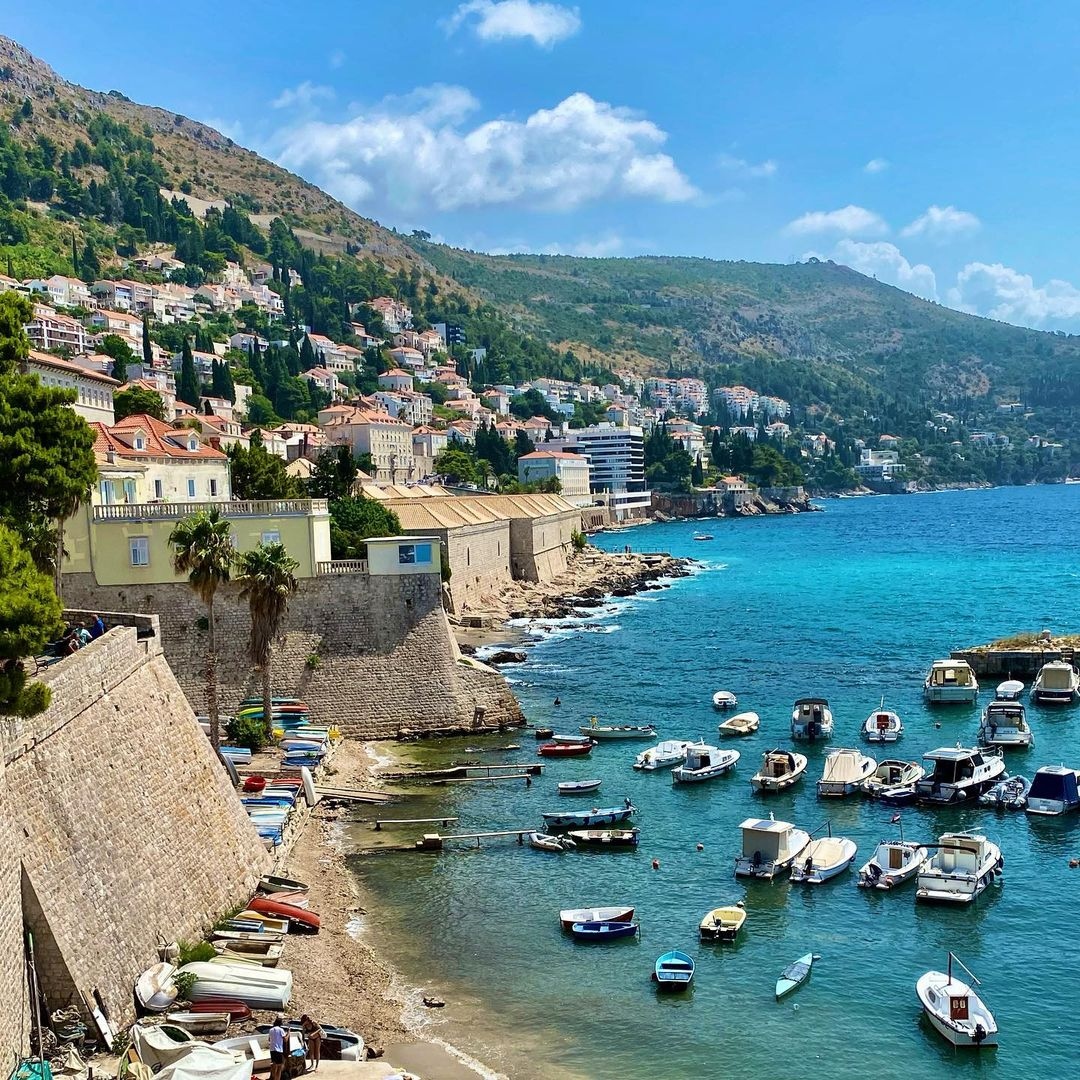 It’s Saturday so here’s a picture of Croatian paradise. You’re welcome 😉😉😉

📷 @sojournsinthesun
🇭🇷  dubrovnik-croatia.com 

 #dubrovnikcity #dubrovnik #croatiafulloflife  #croatia