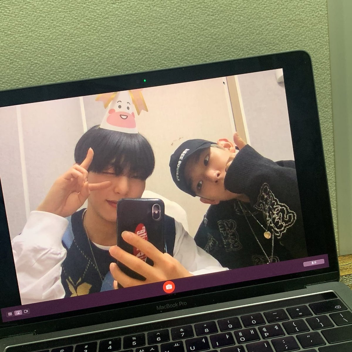 BabysaurioKim's tweet photo. We'll see each other someday
Walk down our memory lane
Let's hang out, go catch train

-Up All Night (LMNbit trans)

with @spearbeats 

#lmnstanselcaday #lmnsd @LMN5_official https://t.co/czDCZ6mwlR