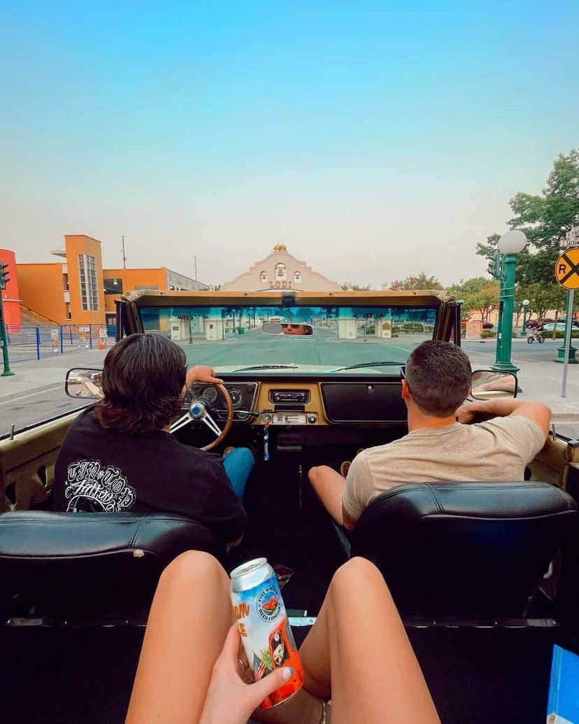 visitlodi's tweet photo. @fivewindowbeerco is comin’ in hot with those late summer Lodi vibes! 🍻 

Leave your favorite local beer stop in the comments! 👇👇

#lodibeer #visitlodi #drinklodibeer #fivewindowbeerco #drinklodi #drinklocal #californiabeer #lodiarch #downtownlodi https://t.co/H8TMxNCRna