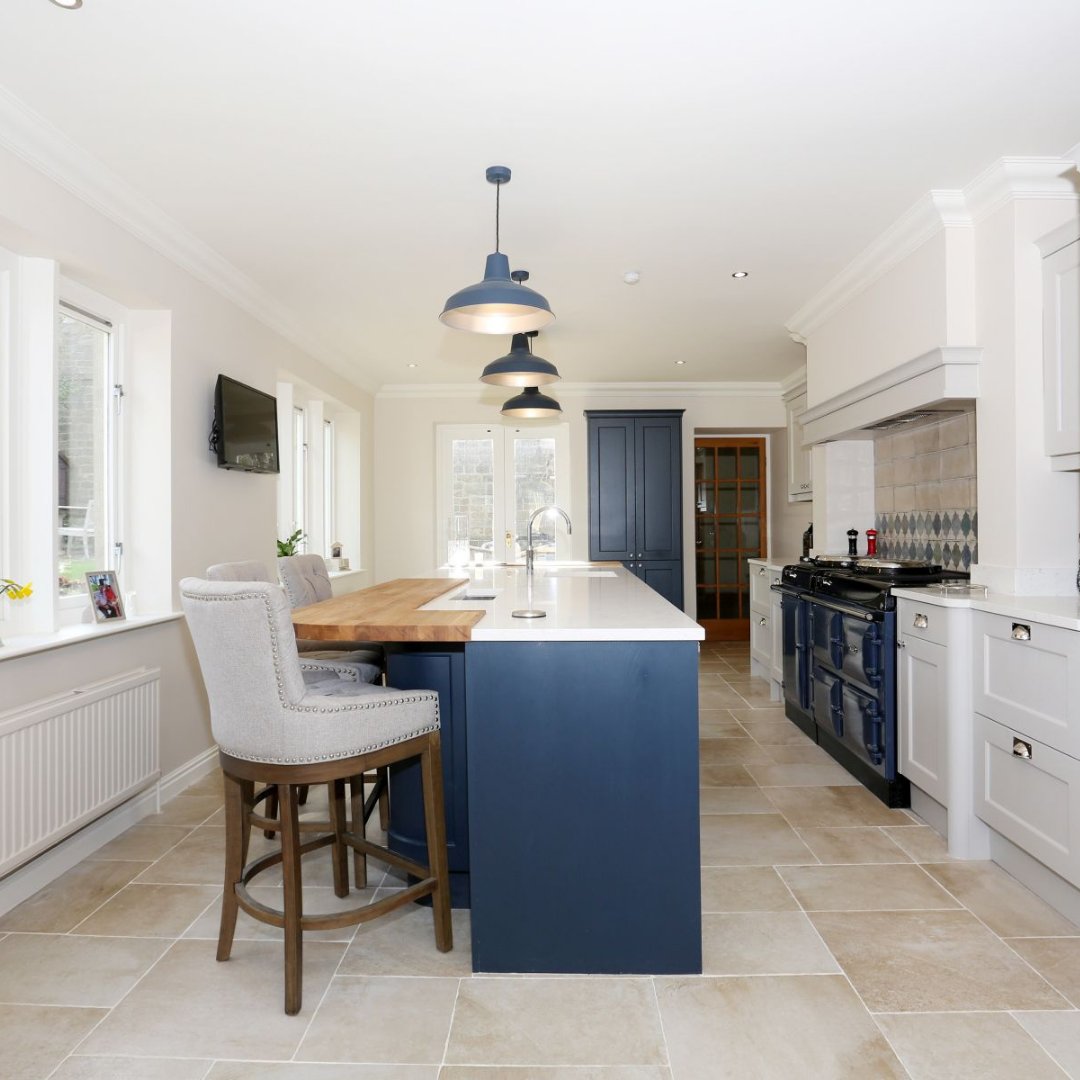 Our Ashbourne range is a traditional painted shaker kitchen that will add a sophisticated touch to any home. . 🏡 Ashbourne in Oxford Blue and Highland Stone ✏️ @knaresboroughkitchens