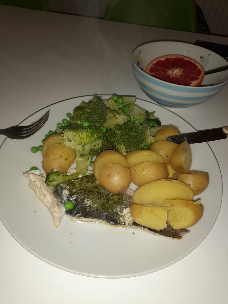 AnneApr's tweet image. Dosing up on the eicosanoids #seabass