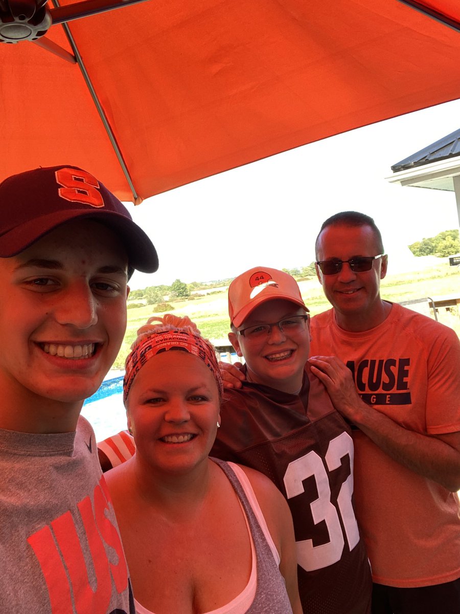 AmandaJKyle's tweet photo. Game ready in 🇨🇦!
Go ‘Cuse Go https://t.co/T1LZKlo90N