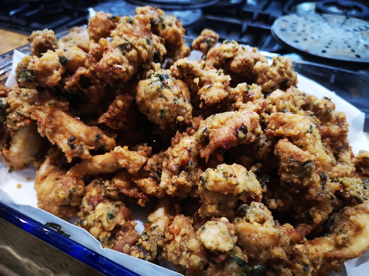 Omemade's tweet photo. Samuel L Jacksons favourite food! Not KFC but MFC!
No not Mo Fo Chicken! Mexican Fried Chicken! Although Mo Fo Chicken has a certain ring to it!
Chicken thigh marinated in spicy Mexican Chilli seasoning (watch this space!) deep fried with a crispy coating.
#SFC #KFC #OmeMade #MFC https://t.co/sbe9PrDPSJ