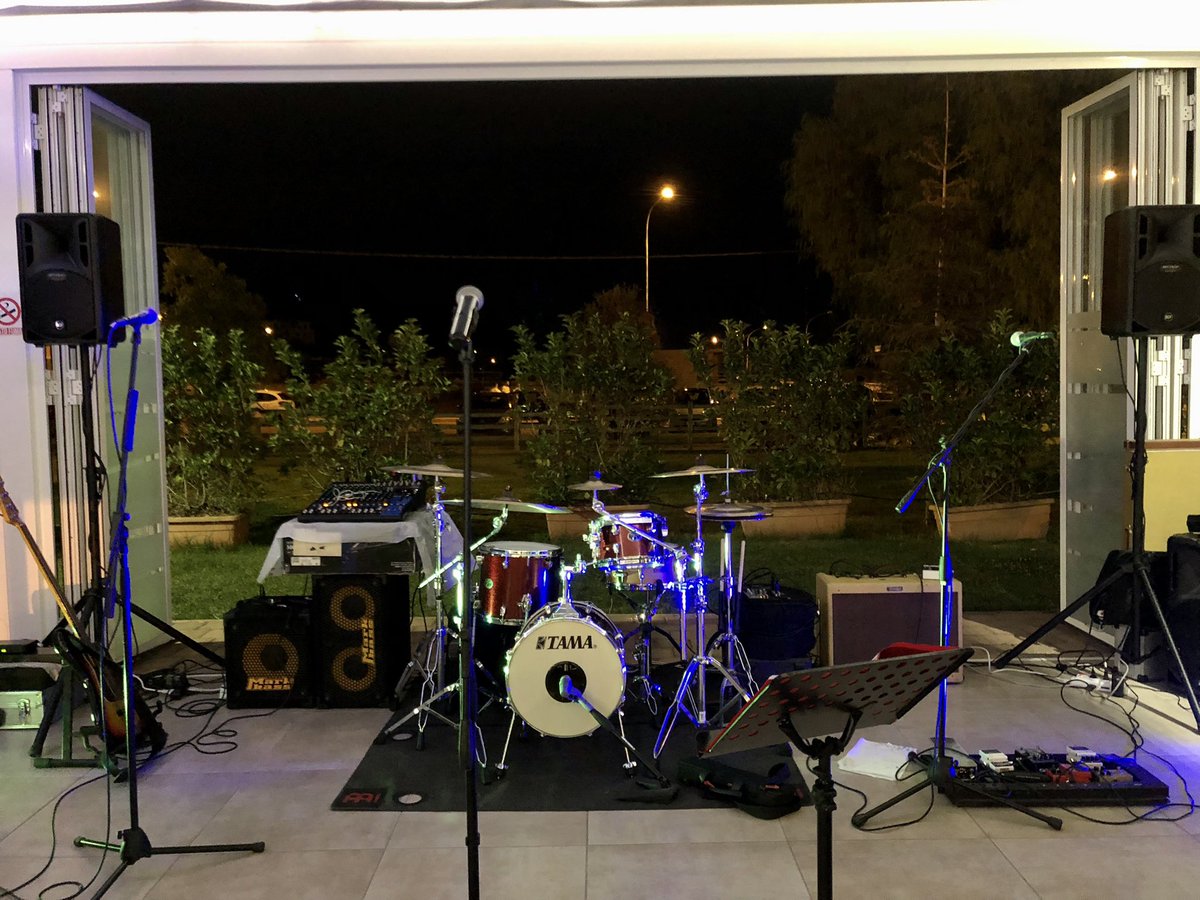 CosmaFrancesco's tweet photo. Ci siamo... tutto pronto al Barrocco Green con gli Articolo AX 🥁🎶

Tama Drums Istanbul Mehmet Cymbals Evans Drumheads EVO Drumsticks 

A tra poco 🔥 https://t.co/8eD5WsMlsM