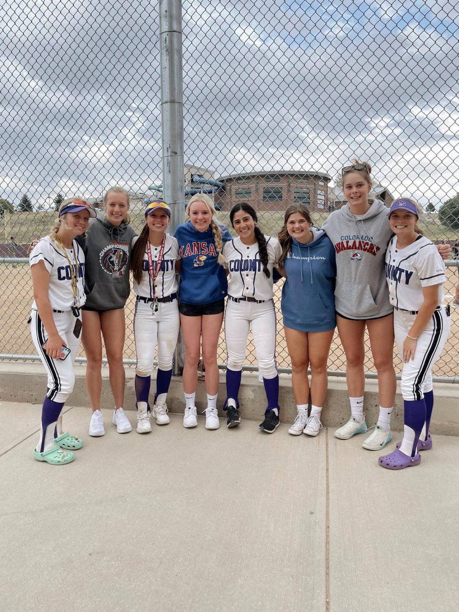 DC volleyball out here supporting softball! Way to get the win ladies😈 @CountyAD <a href="/CountyCrazies/">county crazies</a>