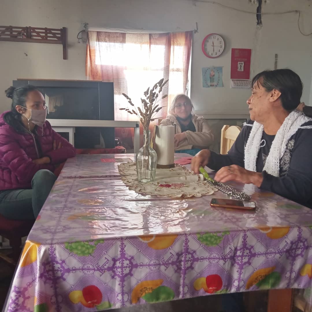 gramaizzaniharo's tweet photo. LA 33 LLEGA AL INTERIOR 🇮🇩
Esta mañana agarramos la ruta para continuar con la llegada de nuestra boleta, la '33 R', a todas las localidades de #Necochea 🙌🏻
Nos reunimos con vecinas y caminamos las calles de #Claraz, #LaDulce y #Fernandez 👣
#DarElPaso #Juntos #EsConManes https://t.co/ufoxZJ6op5