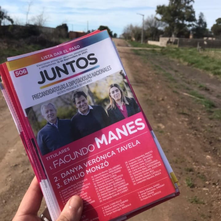 gramaizzaniharo's tweet photo. LA 33 LLEGA AL INTERIOR 🇮🇩
Esta mañana agarramos la ruta para continuar con la llegada de nuestra boleta, la '33 R', a todas las localidades de #Necochea 🙌🏻
Nos reunimos con vecinas y caminamos las calles de #Claraz, #LaDulce y #Fernandez 👣
#DarElPaso #Juntos #EsConManes https://t.co/ufoxZJ6op5
