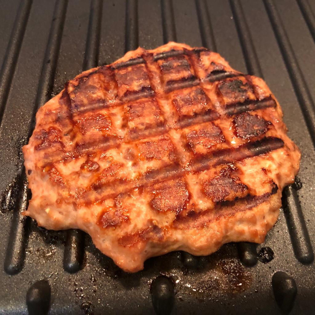 PlanetariansNet's tweet image. Emissions from livestock account for about 14.5 percent of total greenhouse gas emissions, globally, and roughly two thirds of those emissions come from cattle, which is why we are committed to making delicious, plant-based alternatives, like this pea protein burger. #sustainable