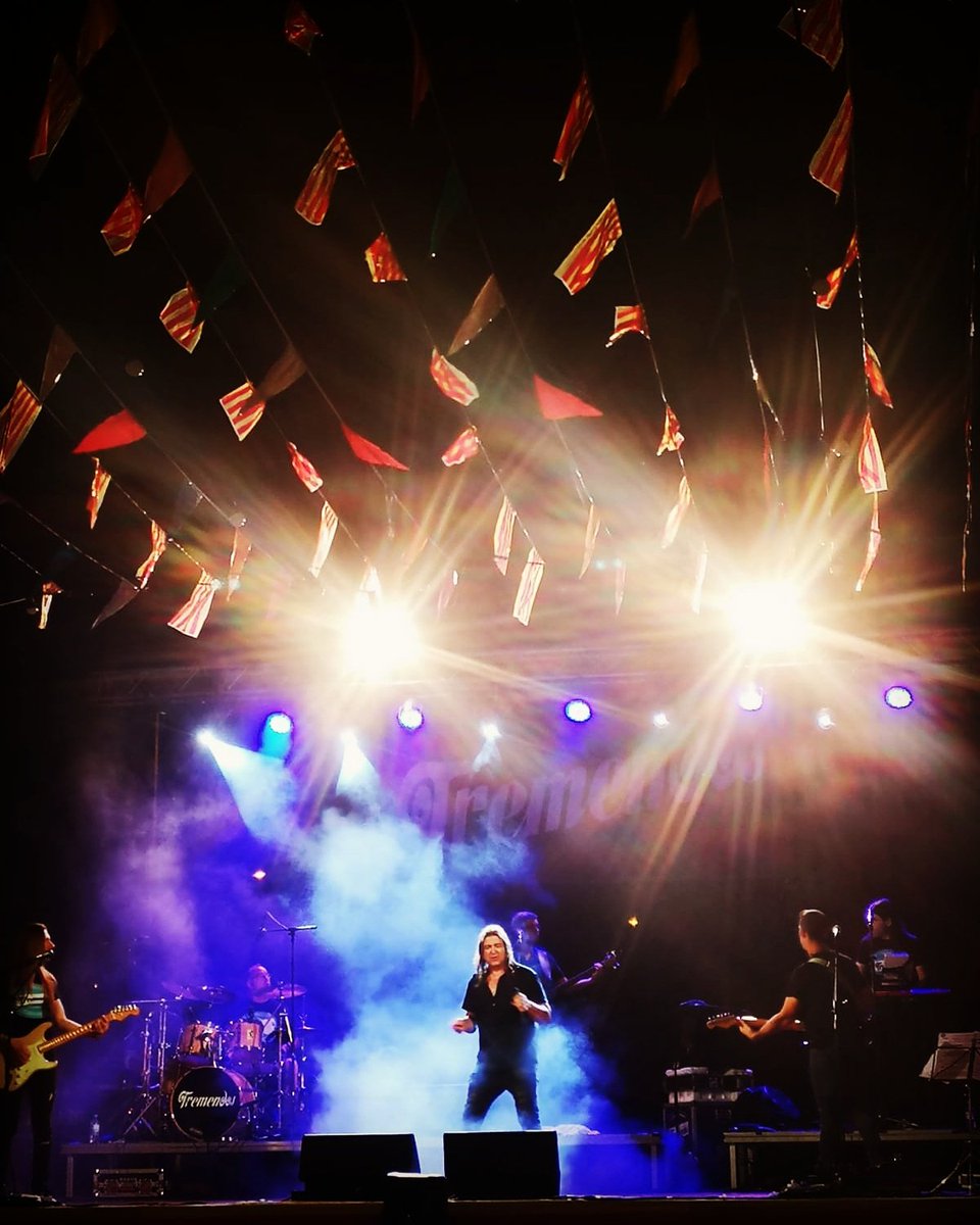 TREMENDOSrock's tweet photo. Moltes gràcies #AITONA per la gran nit d'ahir! Que tingueu molt bona #festamajor!! https://t.co/Gg9Z3bhtJB