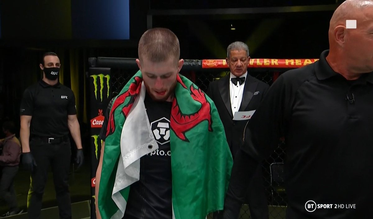 Jack flying the 🏴󠁧󠁢󠁷󠁬󠁳󠁿 😍

Another win, now 15-0 !

<a href="/jackshoremma/">Jack 'Tank' Shore</a> 🙌
#UFCVegas36