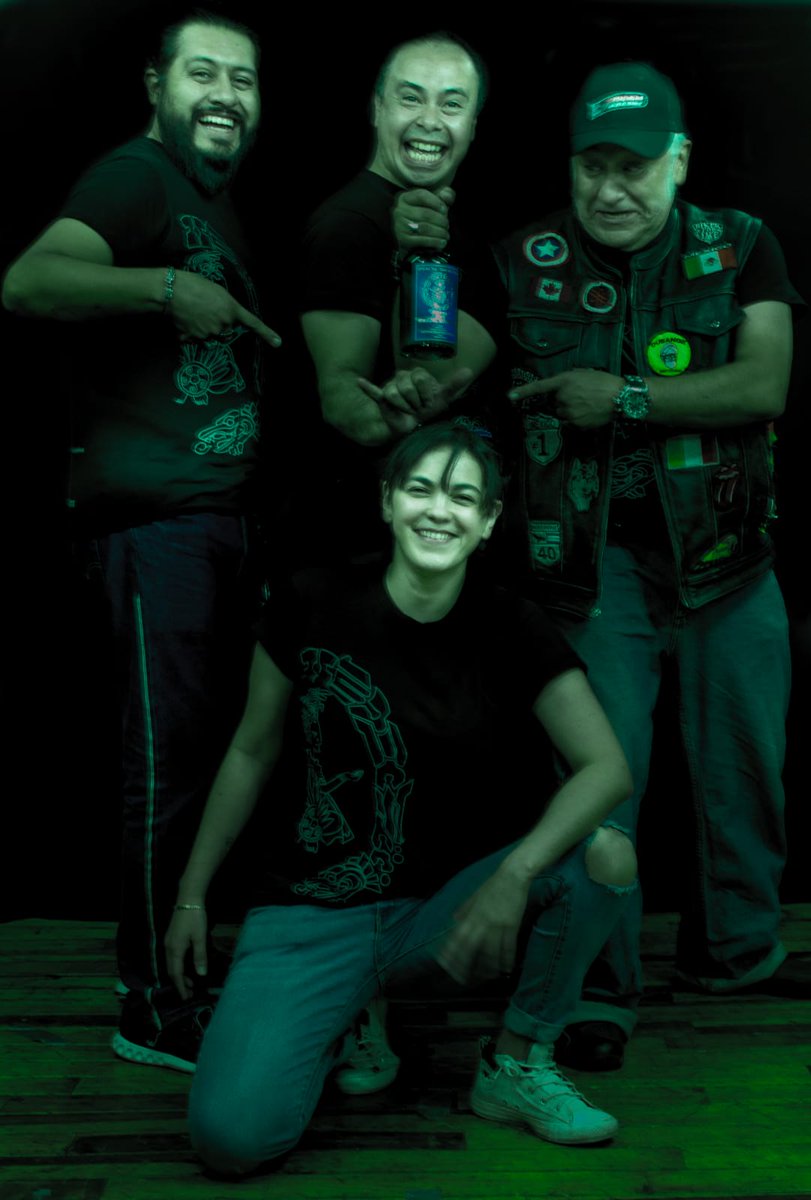 Mi amigos Dan Osorio José Gilberto Vilchis  y Stephanie Gándara  me recomendaron este mezcal .... 😀
#mezcal #popolvuh #viaje #gold #inspiracion #artesanal #actitudpositiva #hechoconcariño #trip #mexico #hablemosdemezcal #mentemillonaria #oaxaca #mixology #mixologia #alcohol