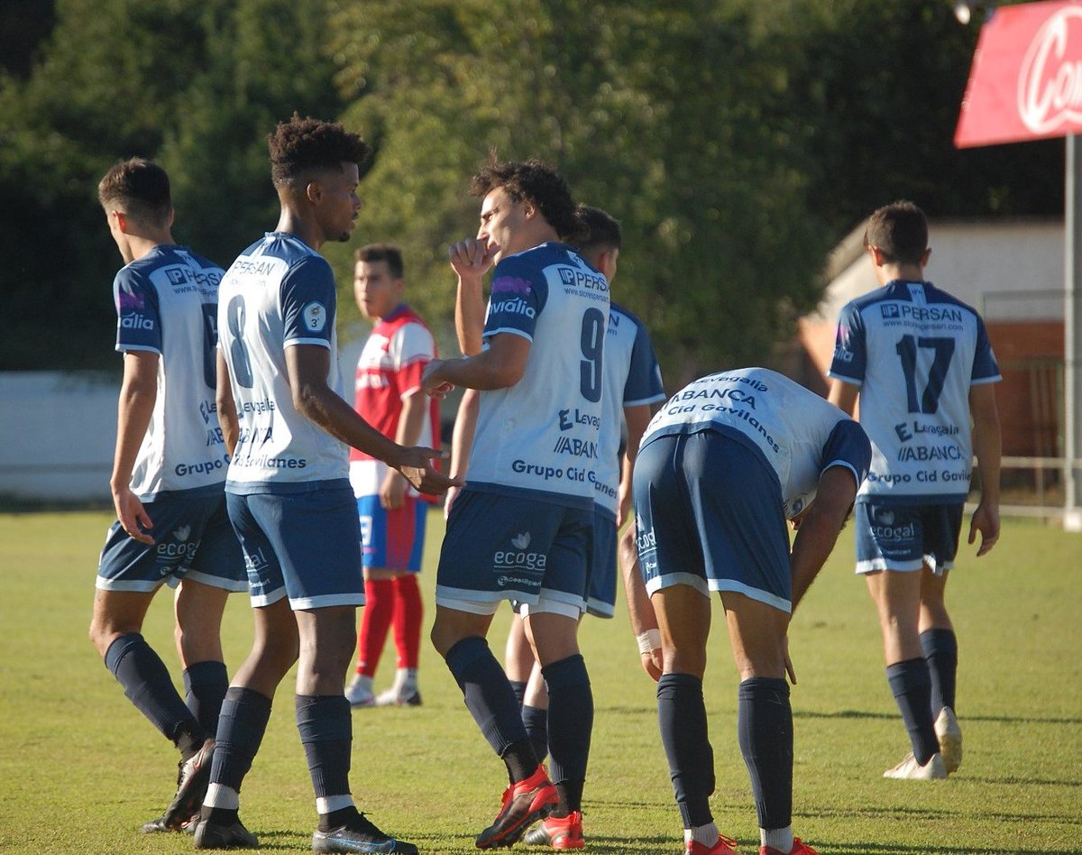 Ourense_CF's tweet photo. 📸 Pretempada #OUCF2122 ⚽
@VerinClubFutbol 🆚 Ourense CF
🏟️ José Arjiz https://t.co/izSQbwAmE9
