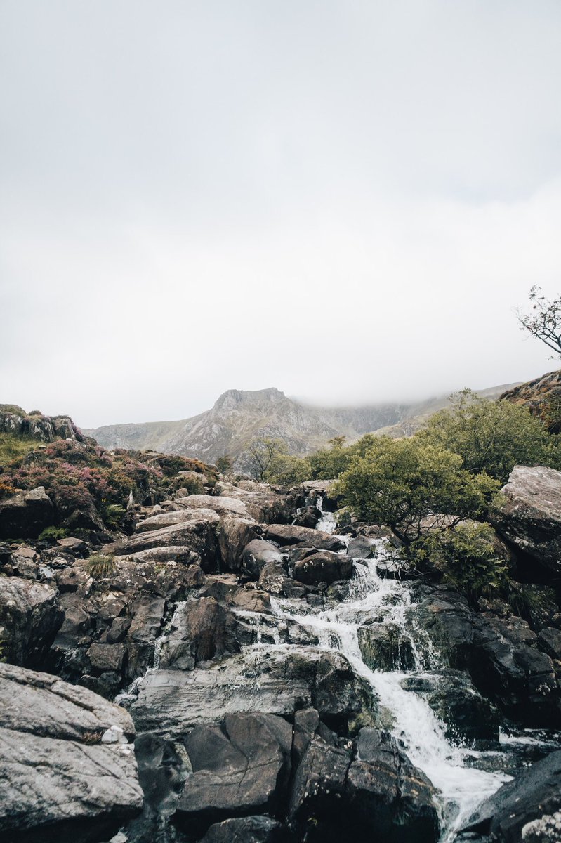 Jamie_Loftus1's tweet image. Super moody Snowdonia vibes #moodyscenery #landscapephotography