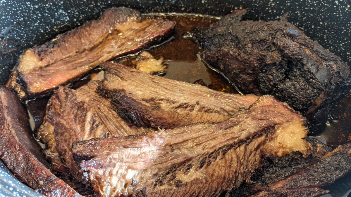 PrimeBane's tweet photo. Brisket and poppers
#Smokefest2021 #MeatPocalypse https://t.co/3MMEhRh5B2