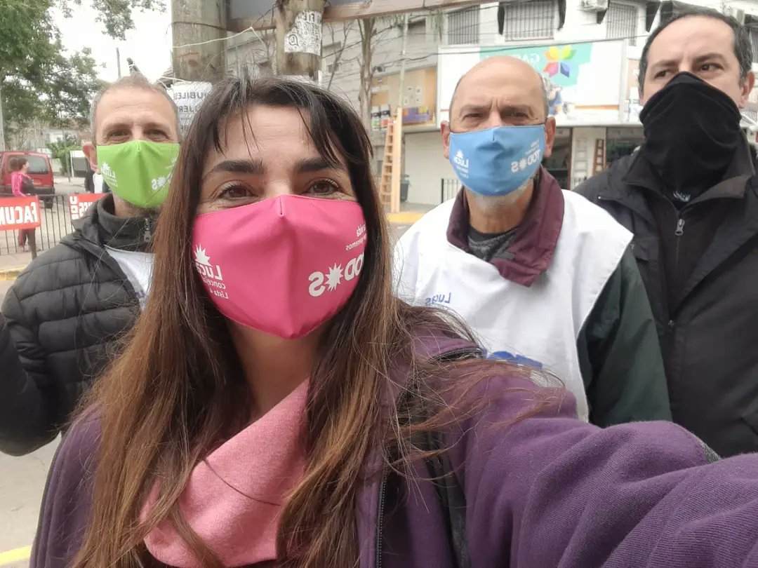 fuerzapatria_vl's tweet photo. • Lxs precandidatxs a concejales y consejerxs escolares @eripereyravl @robertopaceDr, @marcecortiellas, @DiegoCarnicelli y Cintia Mussa continúan recorriendo Vicente López hablando con lxs vecinxs, escuchando sus inquietudes y acercándoles las propuestas de la #Lista4. https://t.co/garUJIBylQ