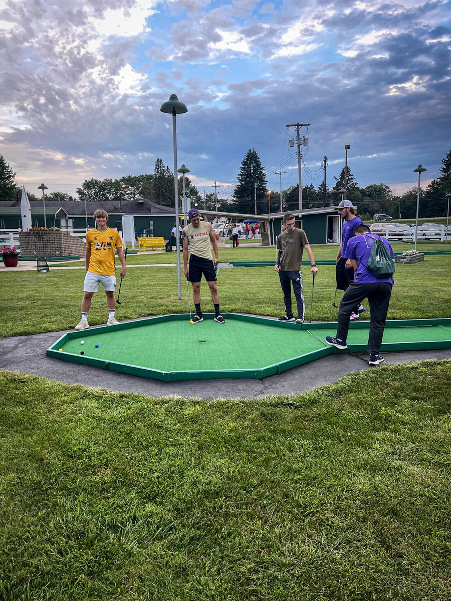 SAE_OhioSigma's tweet photo. We had a great recruitment event yesterday - we love getting to know everyone! If you weren’t able to make this event, meet us in the quad on September 8th from 6:30-8:30 to play some corn hole! We hope to see you there! https://t.co/ookoa3KZVF