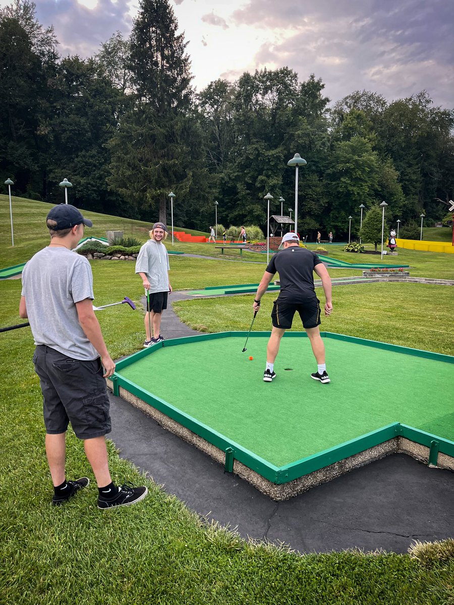 SAE_OhioSigma's tweet photo. We had a great recruitment event yesterday - we love getting to know everyone! If you weren’t able to make this event, meet us in the quad on September 8th from 6:30-8:30 to play some corn hole! We hope to see you there! https://t.co/ookoa3KZVF