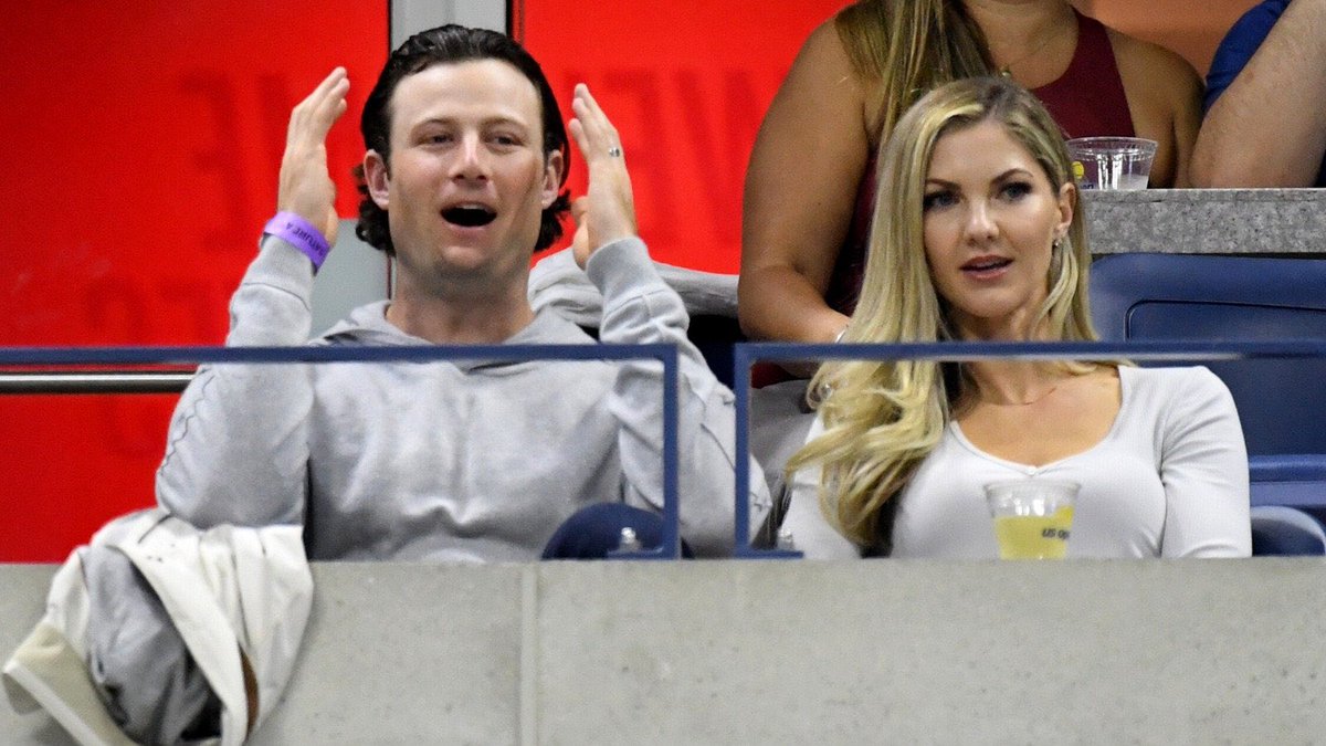 RT @short_porch: Gerrit and Amy Cole taking in some US Open tennis tonight https://t.co/3kwFybYkPD