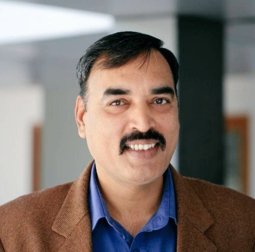 AakrastS's tweet photo. Teachers have to lead by example, and you have always been an excellent example to follow. As a student, I feel very grateful to have such a great mentors in my life. Happy Teachers' Day Sir.😇🙏🏻
@KabiaProf 
@HemantChandra90 
@HemantChandra9 
#HappyTeachersDay2021 
#blessed😇 https://t.co/d1BsL6jjFz