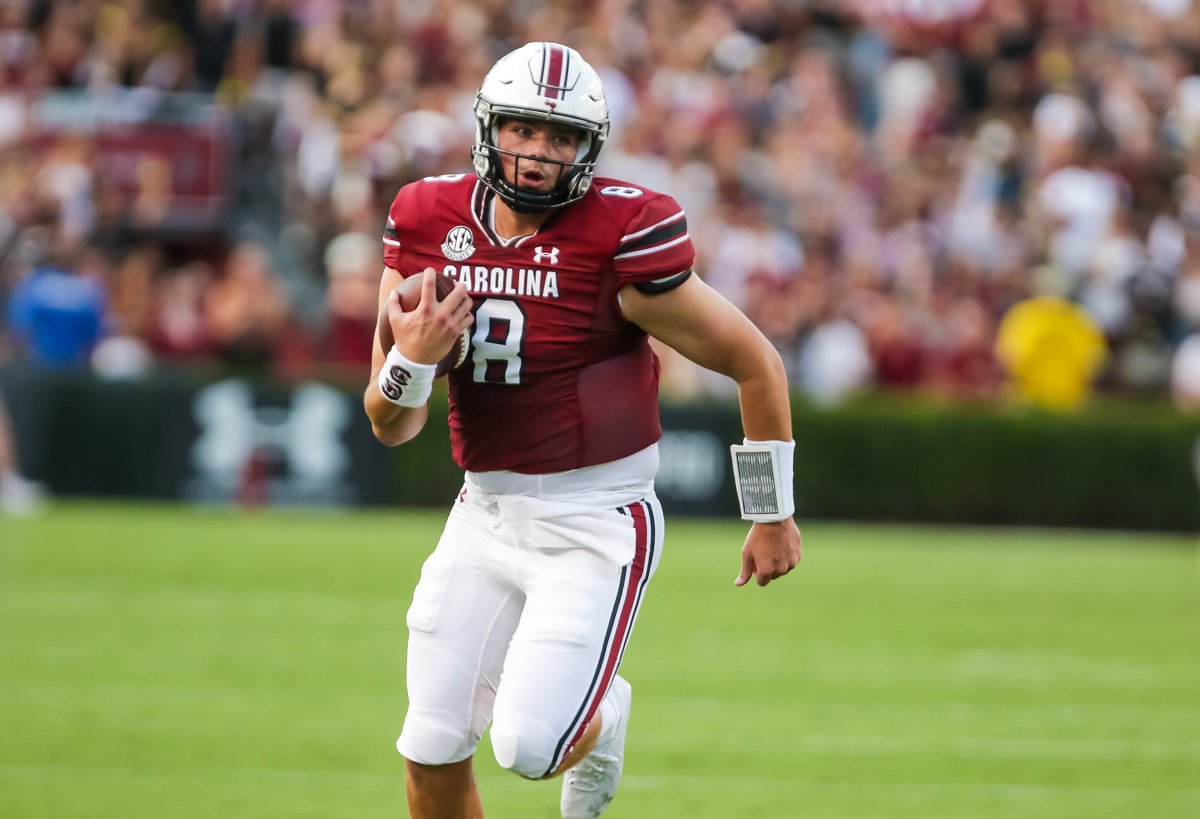 PFF_College's tweet photo. Zeb Noland, South Carolina Assistant Coach turned QB1, has FOUR TDs in the first half https://t.co/Xp1TviEb8Q